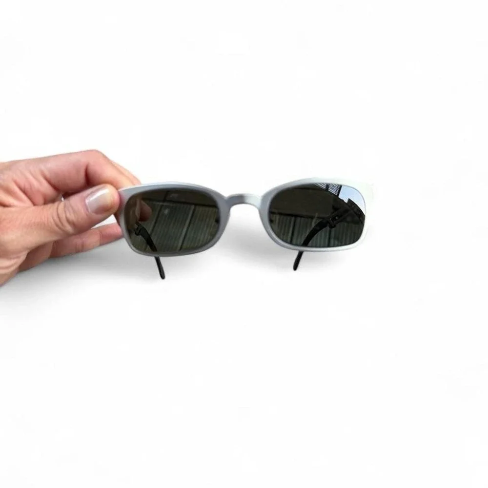 Vintage Y2K (2001) sunglasses